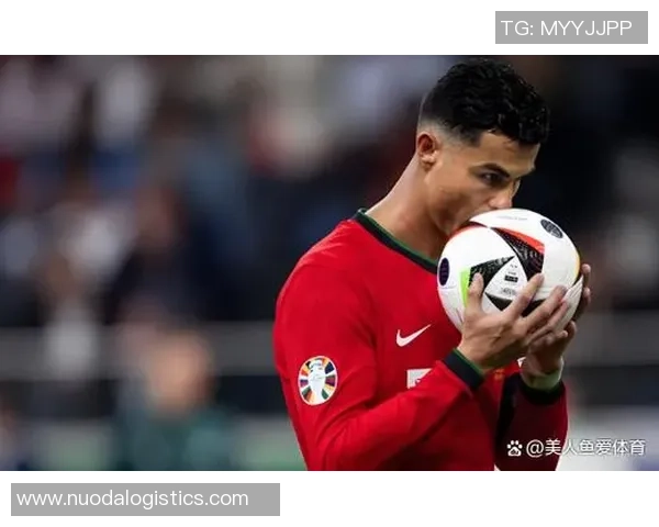 C罗为安在国家队226场才初次染红？自律人设坍塌了吗？